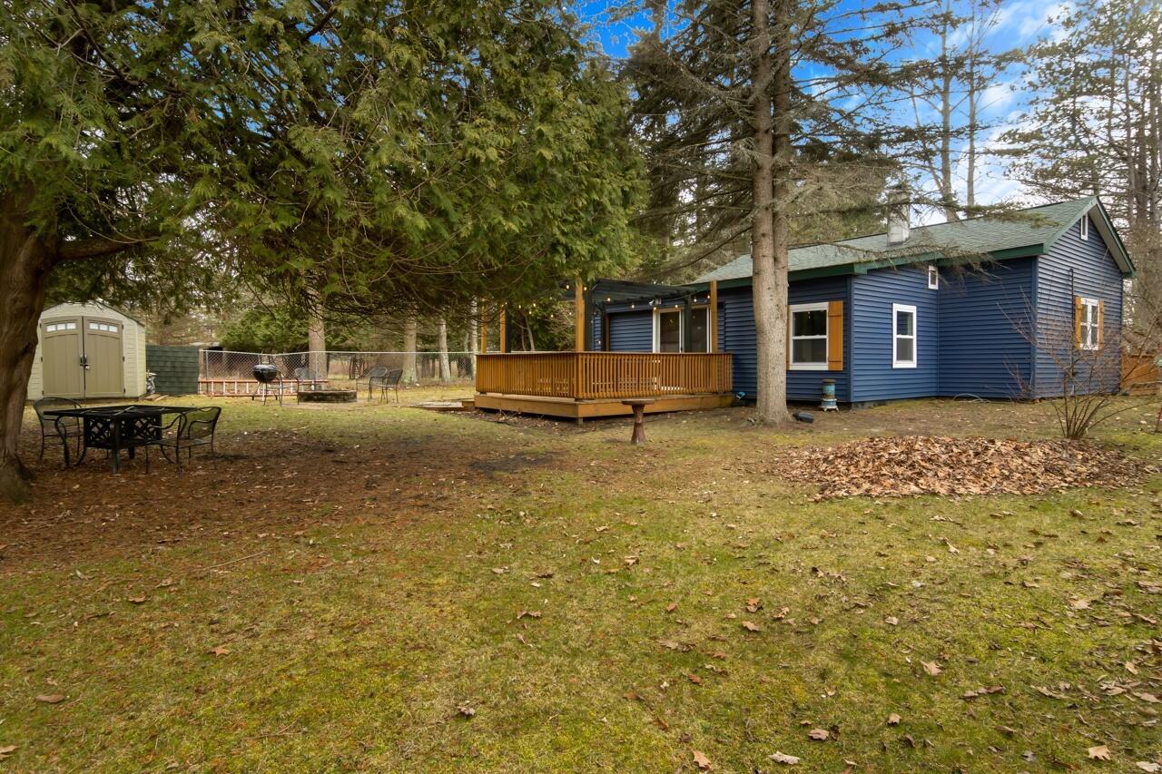 6485 Lakeshore Road Manistee, MI 49660 - Photo 7 of 58 48-Scene-47
