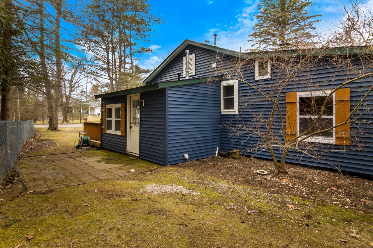 6485 Lakeshore Road Manistee, MI 49660 - Photo 8 of 58 43-Scene-42