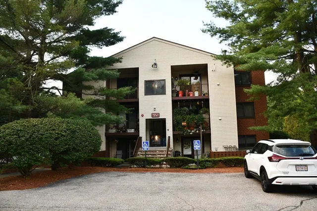 $2,150 | 189 Littleton Road, Unit 44, Chelmsford, MA 01824