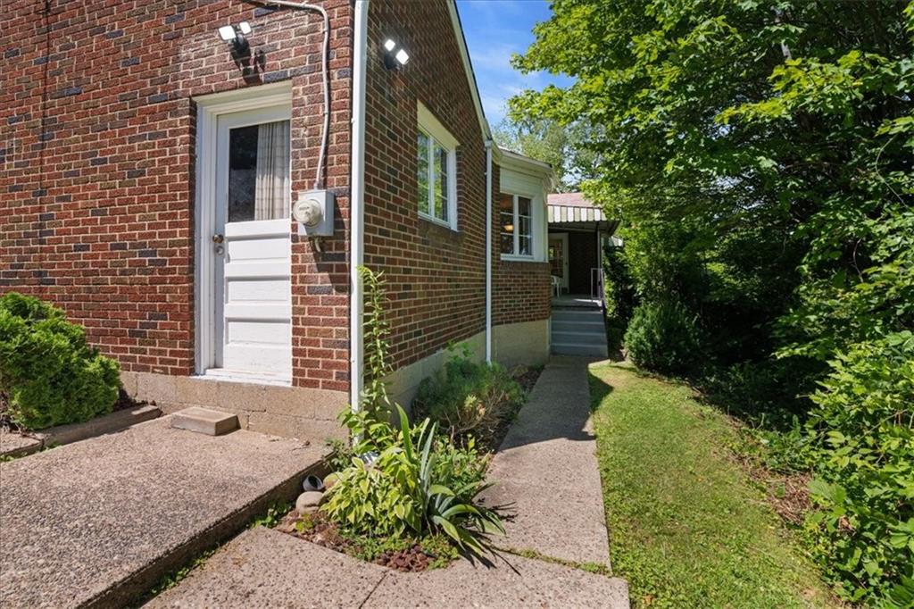 312 Harbinson Road Beaver Falls, PA 15010 - Photo 3 of 20 Gallery Image 3