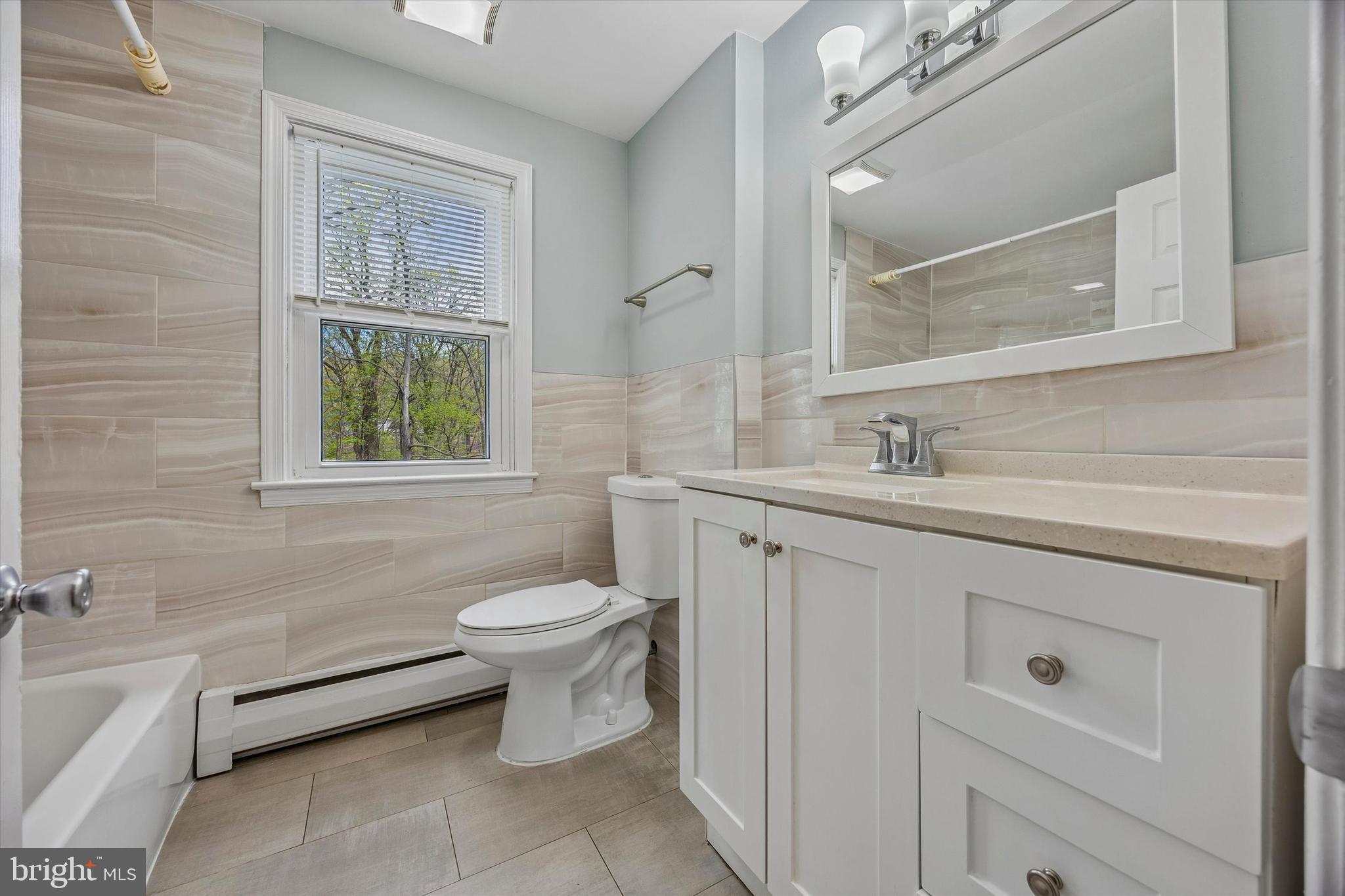 699 West Valley Road Wayne, PA 19087 - Photo 24 of 39 Full Hall Bathroom