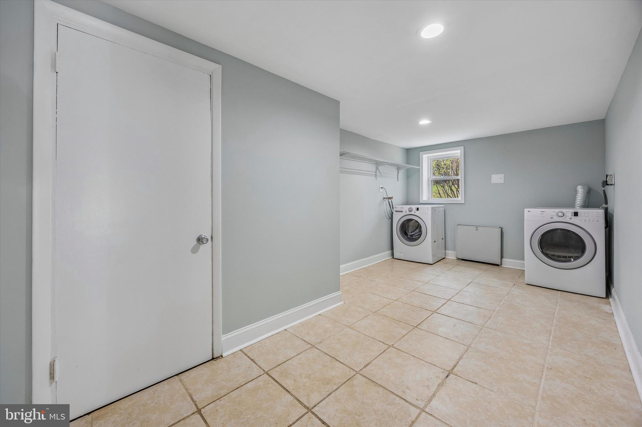699 West Valley Road Wayne, PA 19087 - Photo 35 of 39 Laundry/Mudroom