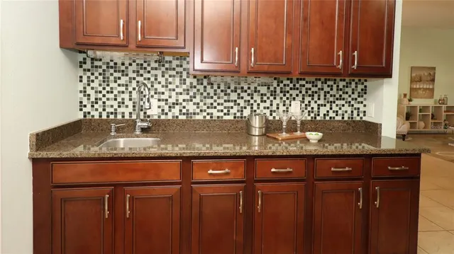 $925,000 | 1988 Dove Hollow Run, The Villages, FL 32162