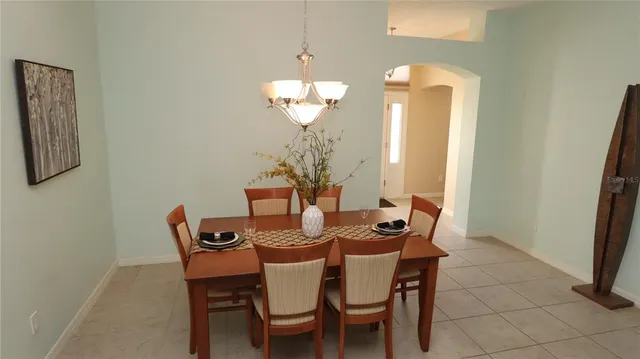 $925,000 | 1988 Dove Hollow Run, The Villages, FL 32162