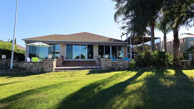 $925,000 | 1988 Dove Hollow Run, The Villages, FL 32162