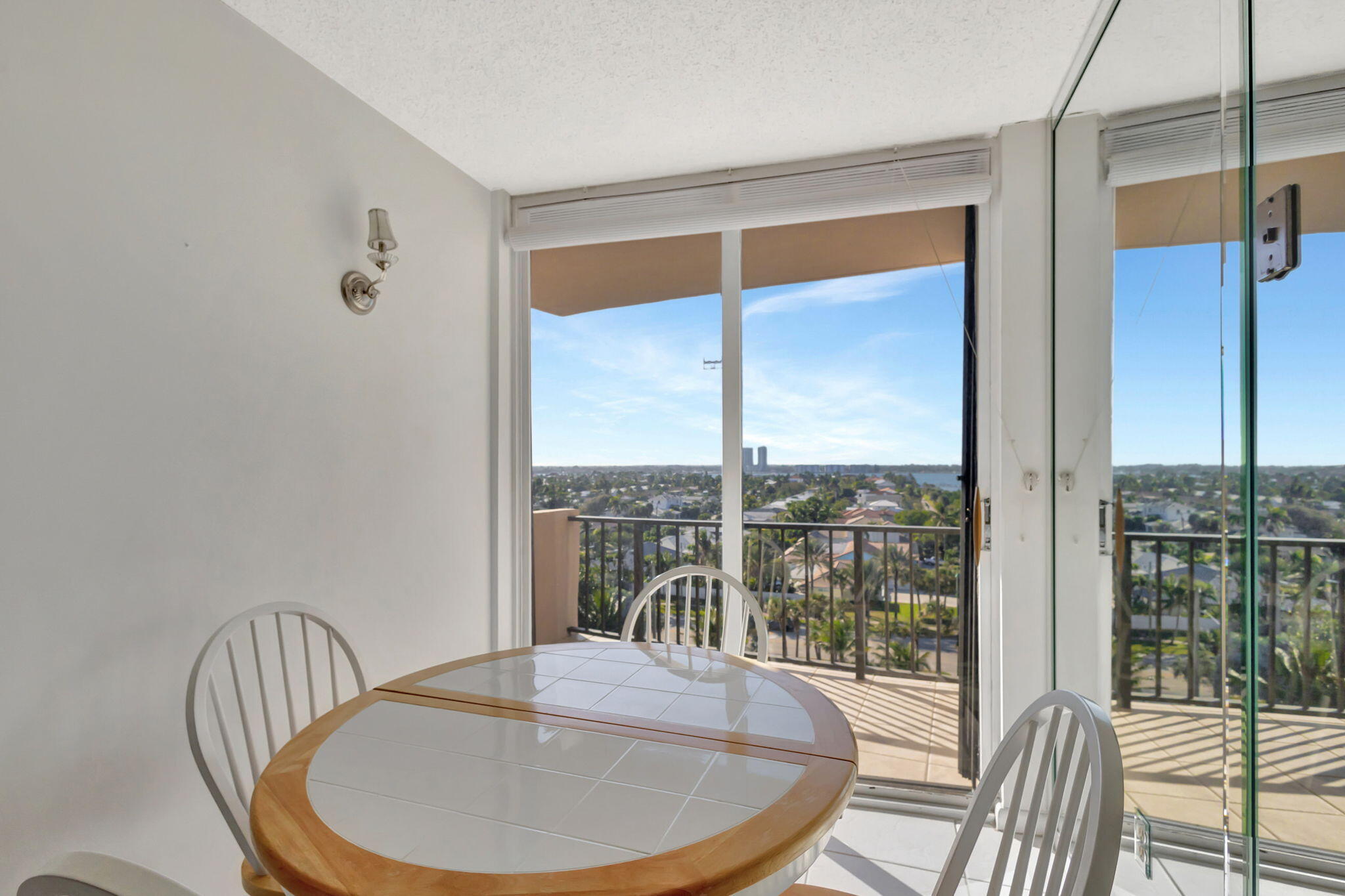 4200 North Ocean Drive, Unit 2804 Singer Island, FL 33404 - Photo 23 of 48 Breakfast Area