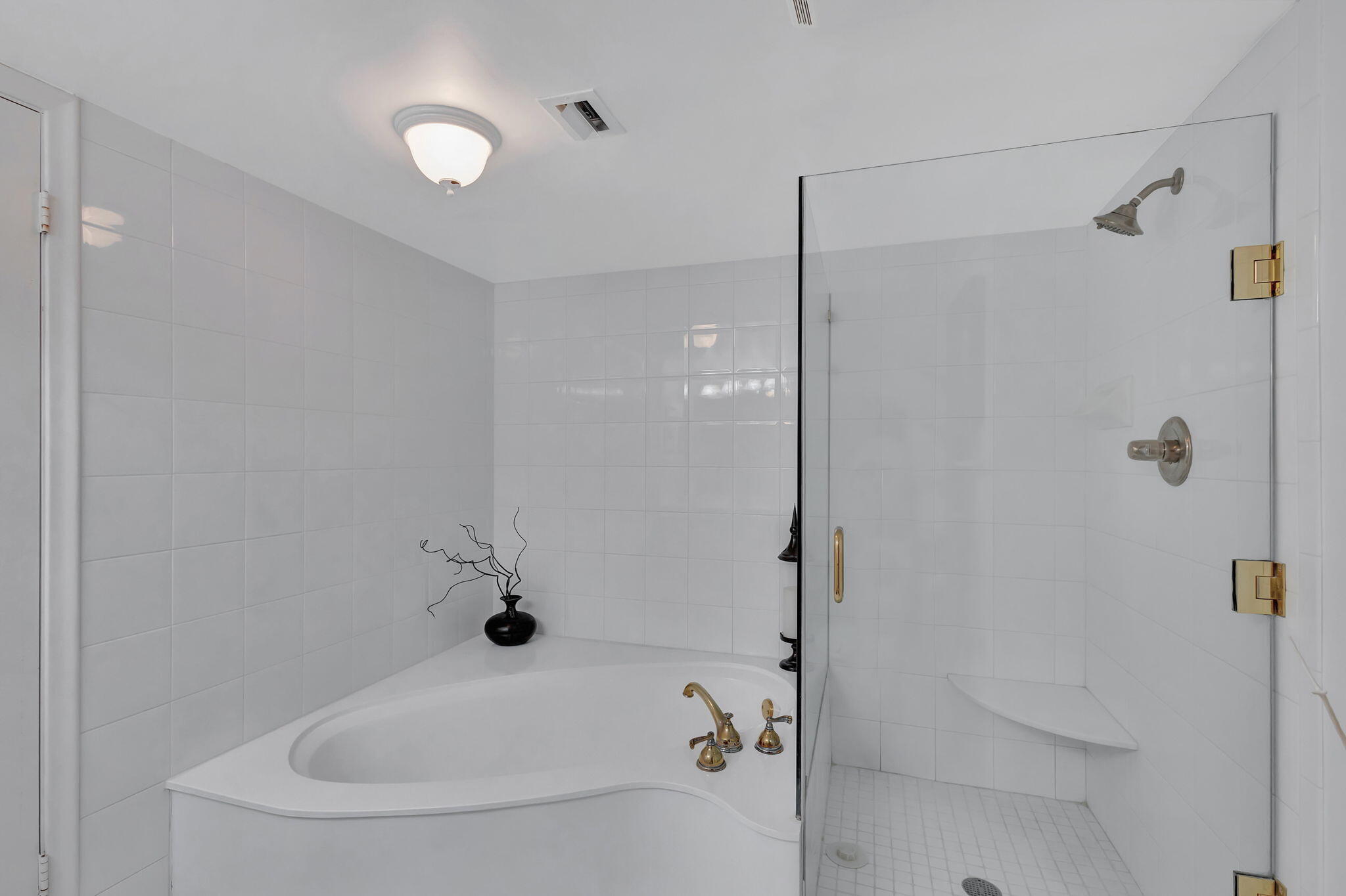 4200 North Ocean Drive, Unit 2804 Singer Island, FL 33404 - Photo 27 of 48 Master Bathroom