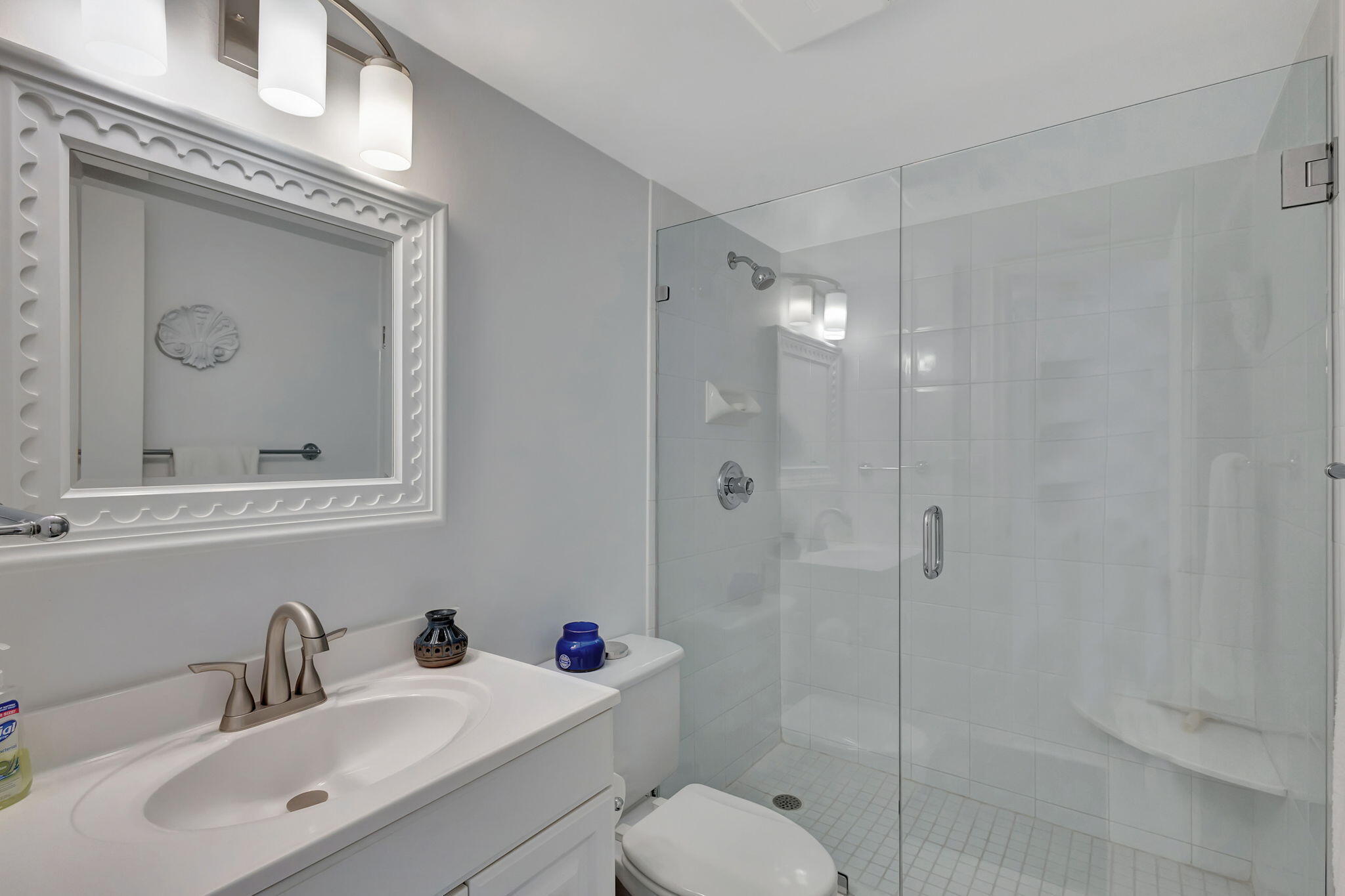 4200 North Ocean Drive, Unit 2804 Singer Island, FL 33404 - Photo 31 of 48 Guest Bathroom