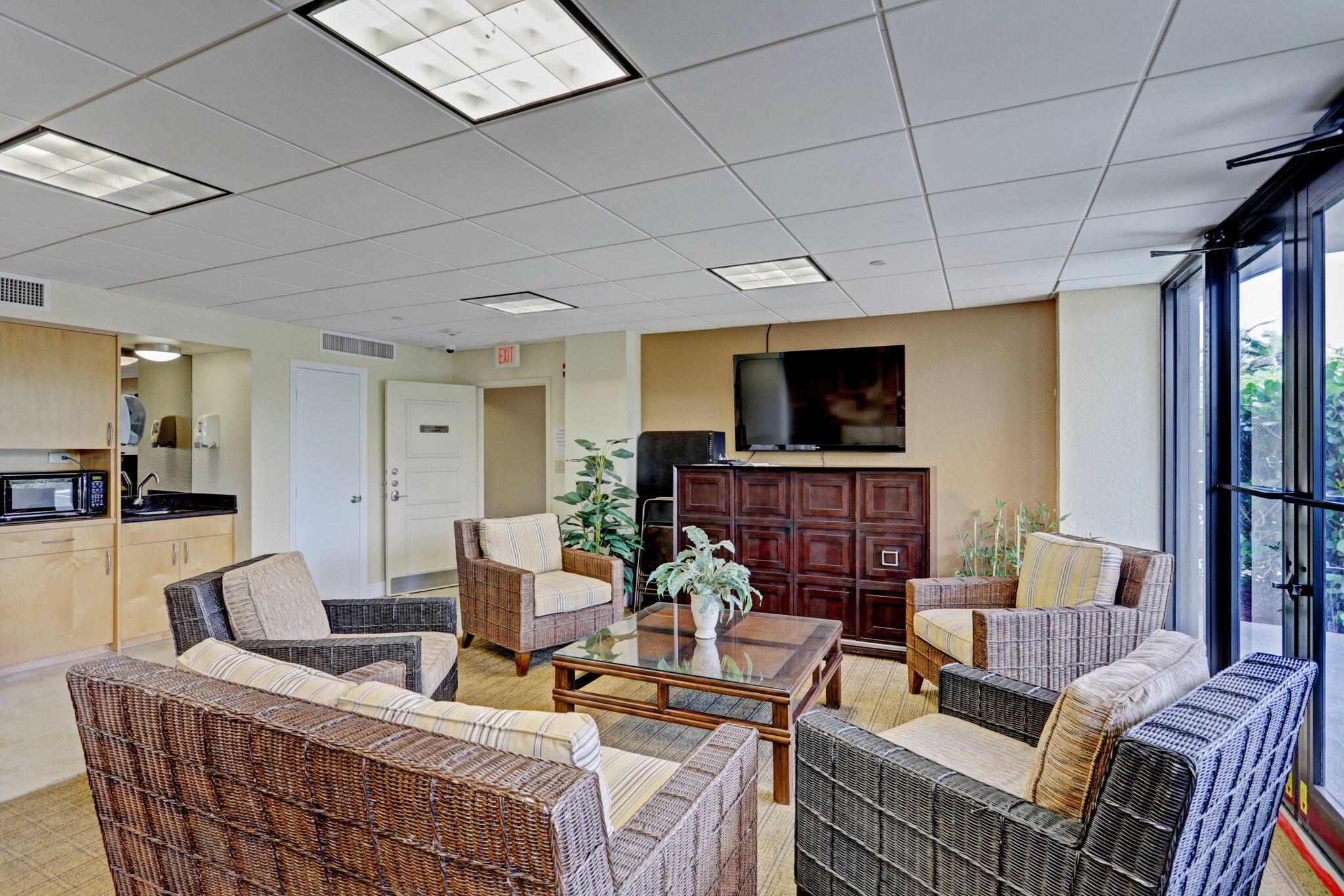 4200 North Ocean Drive, Unit 2804 Singer Island, FL 33404 - Photo 40 of 48 Community Room