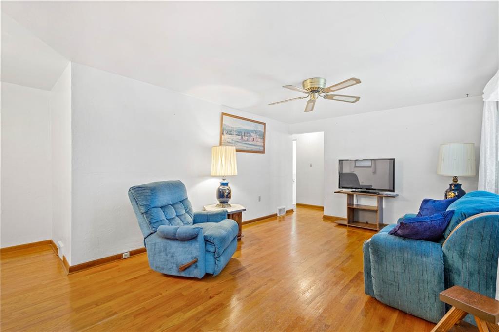 3735 Willett Road Pittsburgh, PA 15227 - Photo 4 of 25 Gallery Image 4