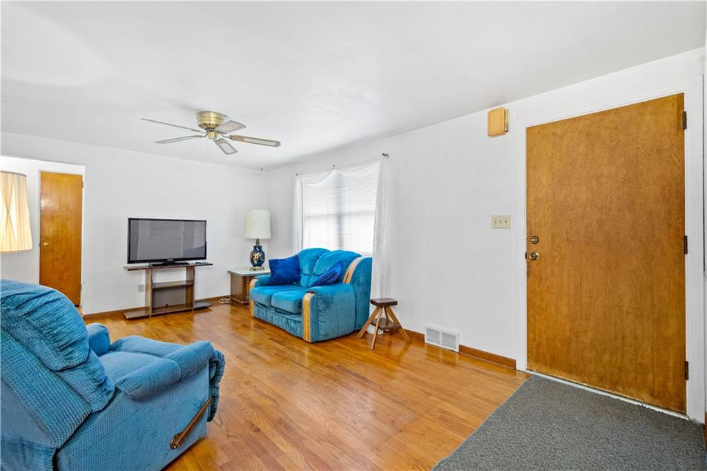 3735 Willett Road Pittsburgh, PA 15227 - Photo 5 of 25 Gallery Image 5