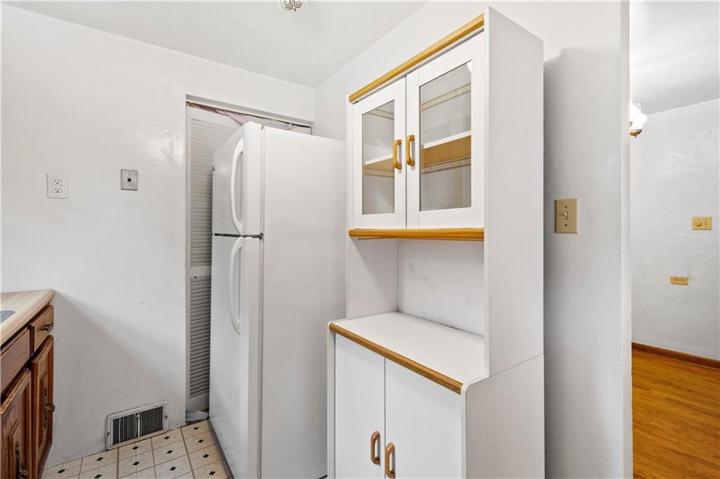 3735 Willett Road Pittsburgh, PA 15227 - Photo 10 of 25 Gallery Image 10