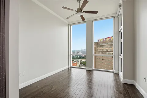 $595,000 | 500 Throckmorton Street, Unit 1605, Fort Worth, TX 76102