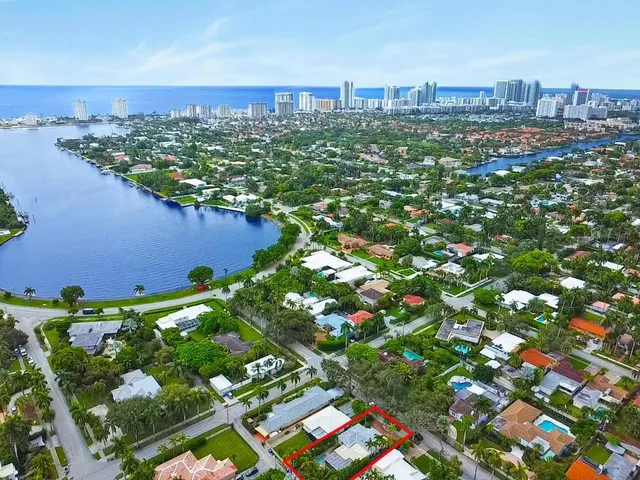 $5,400 | 1311 Monroe Street, Hollywood, FL 33019