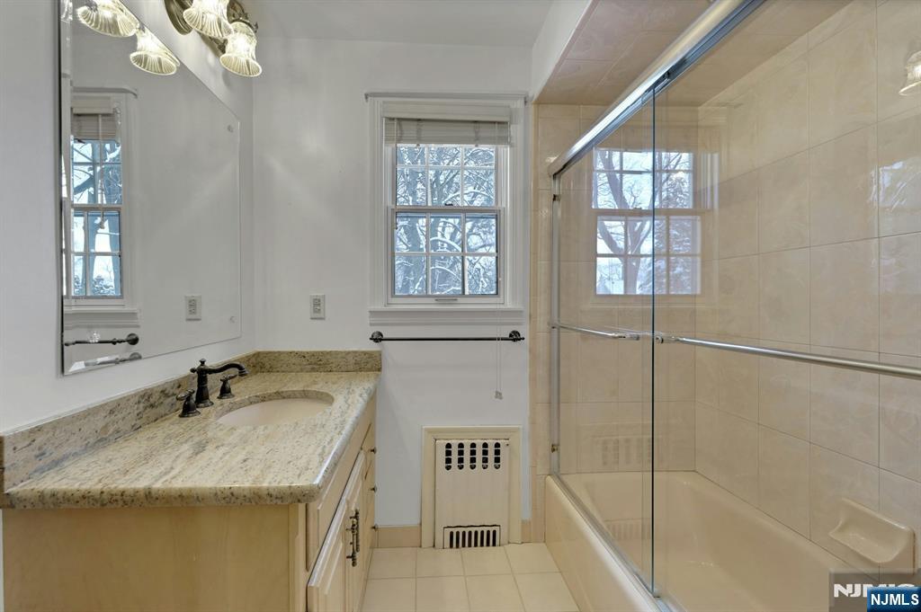 314 Knickerbocker Road Tenafly, NJ 07670 - Photo 15 of 22