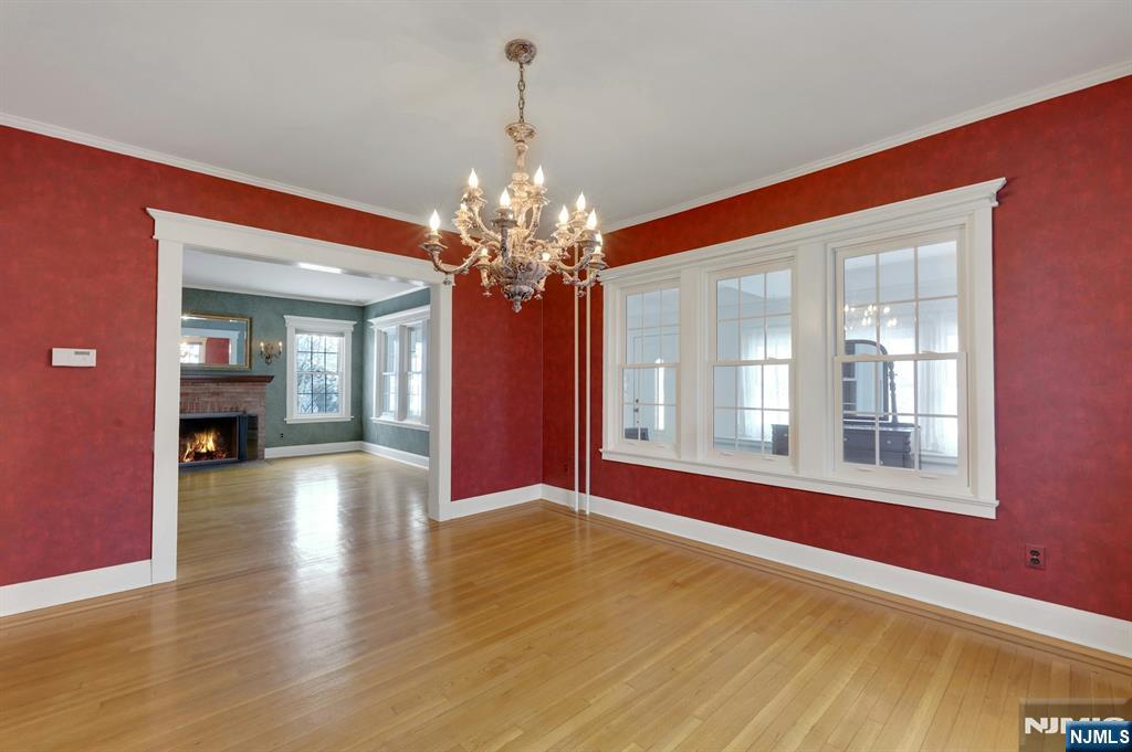 314 Knickerbocker Road Tenafly, NJ 07670 - Photo 3 of 22