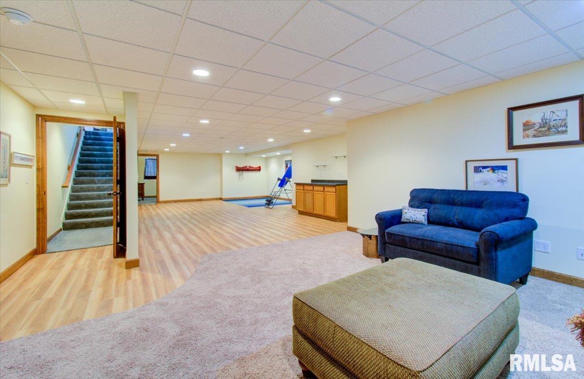 1412 Old Crows Way Springfield, IL 62712 - Photo 34 of 44 Gallery Image 34