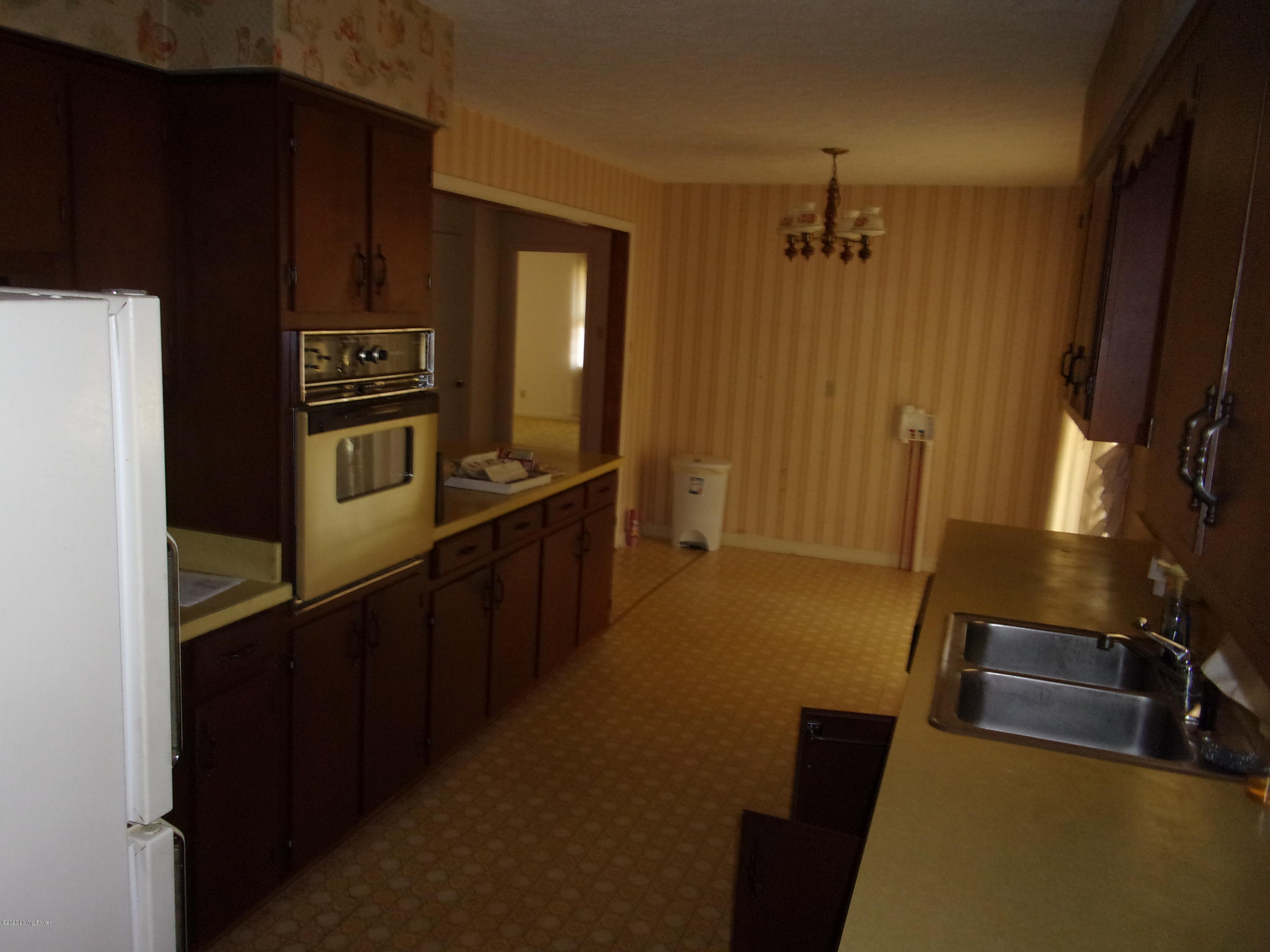 8236 Bloomfield Road Bloomfield, KY 40008 - Photo 11 of 33 101_1154