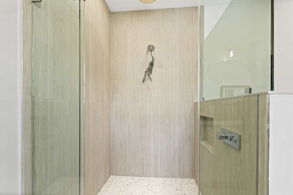 435 Albemarle Road, Unit 435 Newton, MA 02460 - Photo 20 of 42
