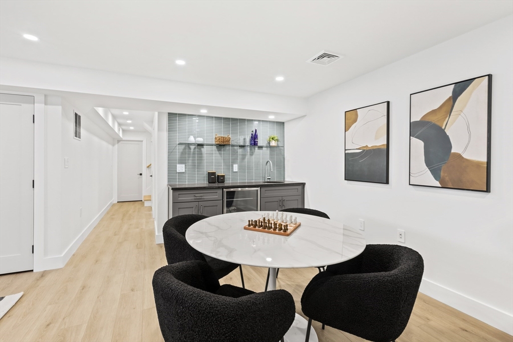 435 Albemarle Road, Unit 435 Newton, MA 02460 - Photo 35 of 42