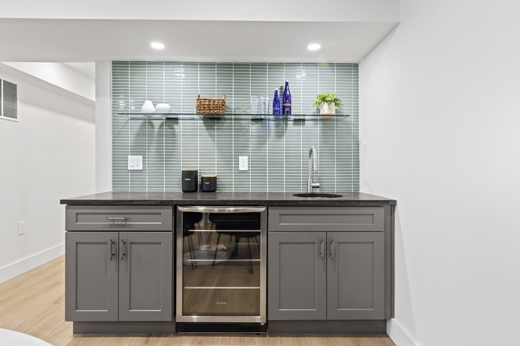 435 Albemarle Road, Unit 435 Newton, MA 02460 - Photo 36 of 42