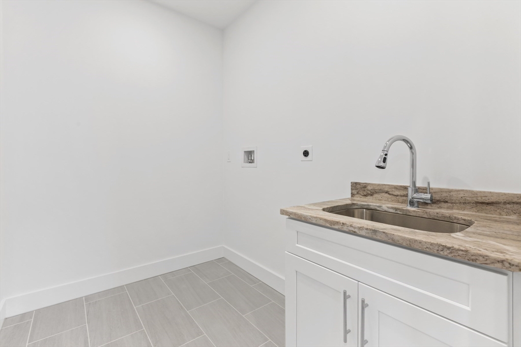 435 Albemarle Road, Unit 435 Newton, MA 02460 - Photo 40 of 42