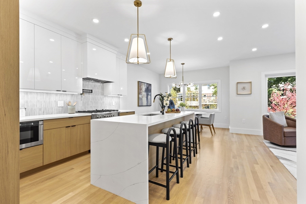435 Albemarle Road, Unit 435 Newton, MA 02460 - Photo 4 of 42