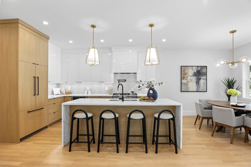 435 Albemarle Road, Unit 435 Newton, MA 02460 - Photo 5 of 42