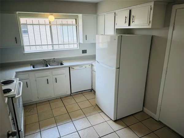 $1,700 | 15603 Raven Trail, Missouri City, TX 77489