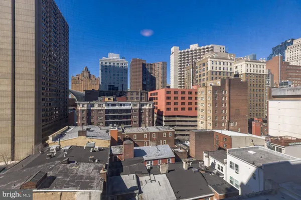$1,385 | 250 South 13th Street, Unit 8F, Philadelphia, PA 19107