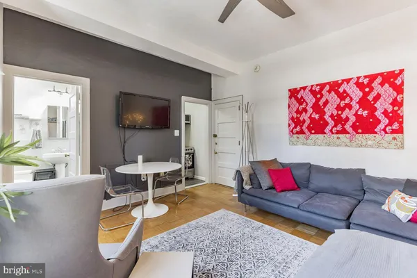 $1,385 | 250 South 13th Street, Unit 8F, Philadelphia, PA 19107