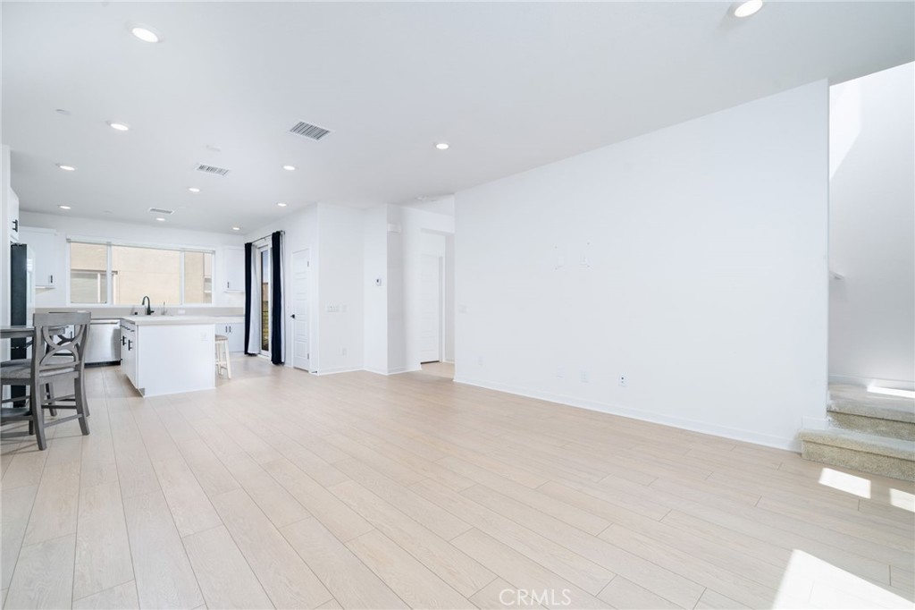 26938 Tanager Newhall, CA 91321 - Photo 2 of 30