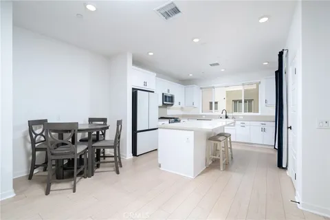 $600,000 | 26938 Tanager, Newhall, CA 91321