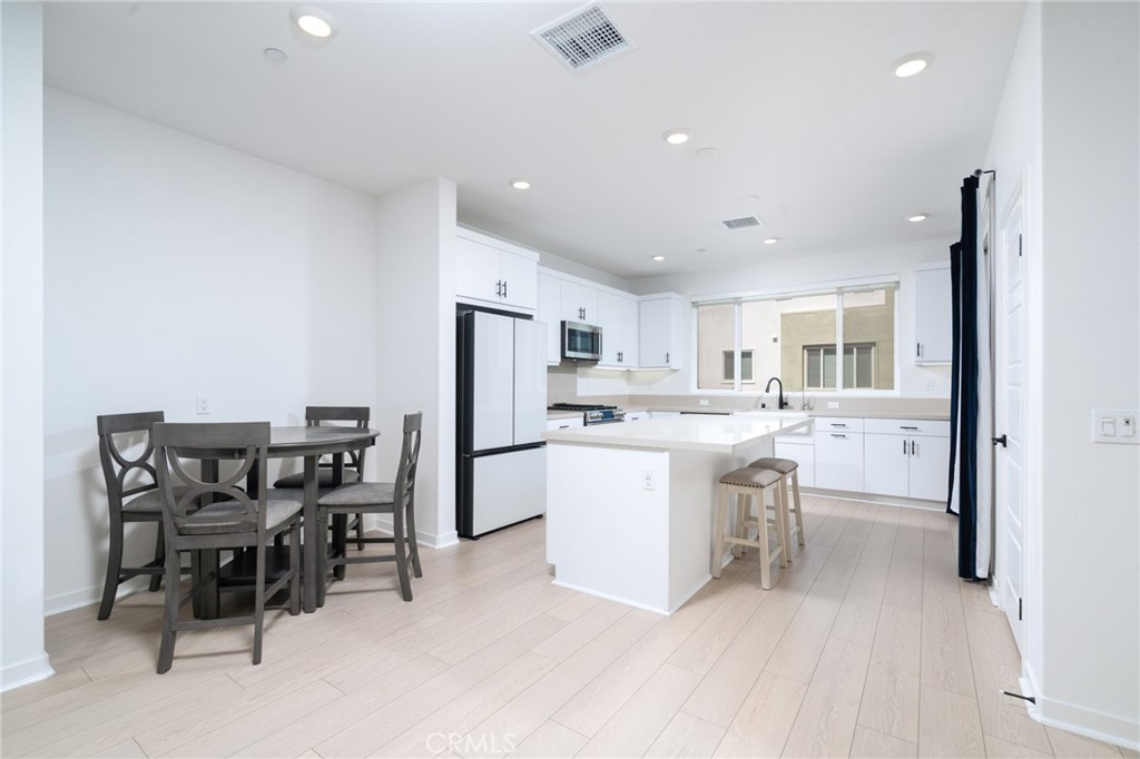 26938 Tanager Newhall, CA 91321 - Photo 3 of 30