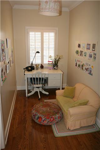 4328 Estes Road Nashville, TN 37215 - Photo 13 of 20 Upstairs just off the bedrooms is a great study/reading area. There is also a storage/craft/wrapping room just @ the top of the stairs (heated & cooled).