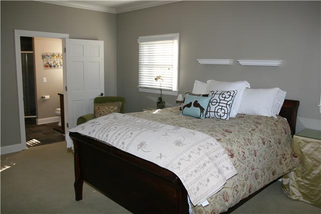 4328 Estes Road Nashville, TN 37215 - Photo 15 of 20 Another bedroom upstairs with private bath...
