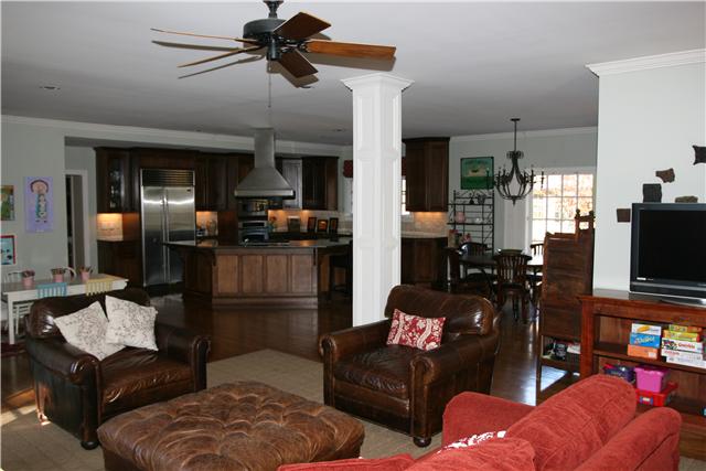 4328 Estes Road Nashville, TN 37215 - Photo 7 of 20 Family room open off the kitchen. This space is where you will live!!