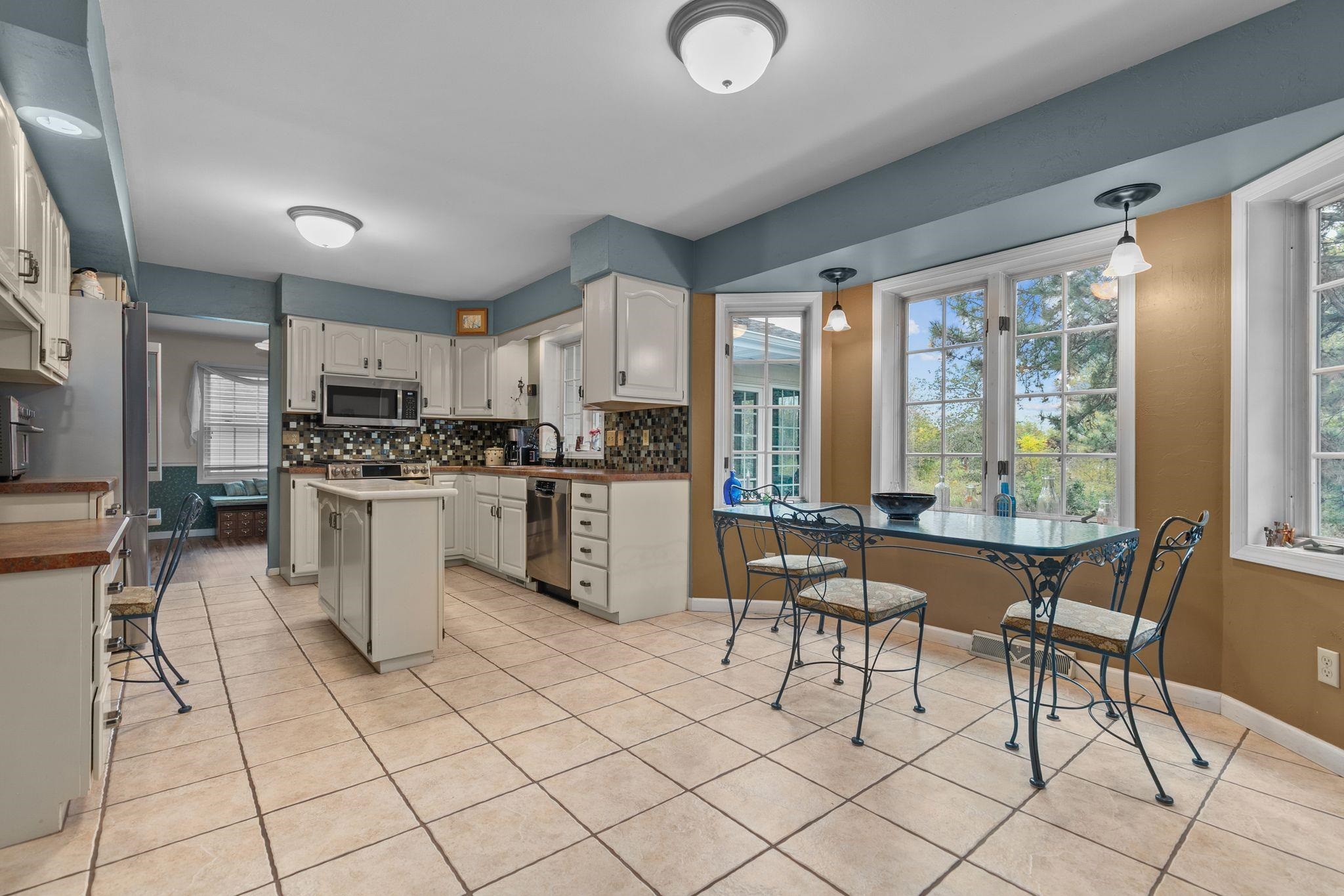 1211 Park Ridge Avenue Oshkosh, WI 54901 - Photo 12 of 19