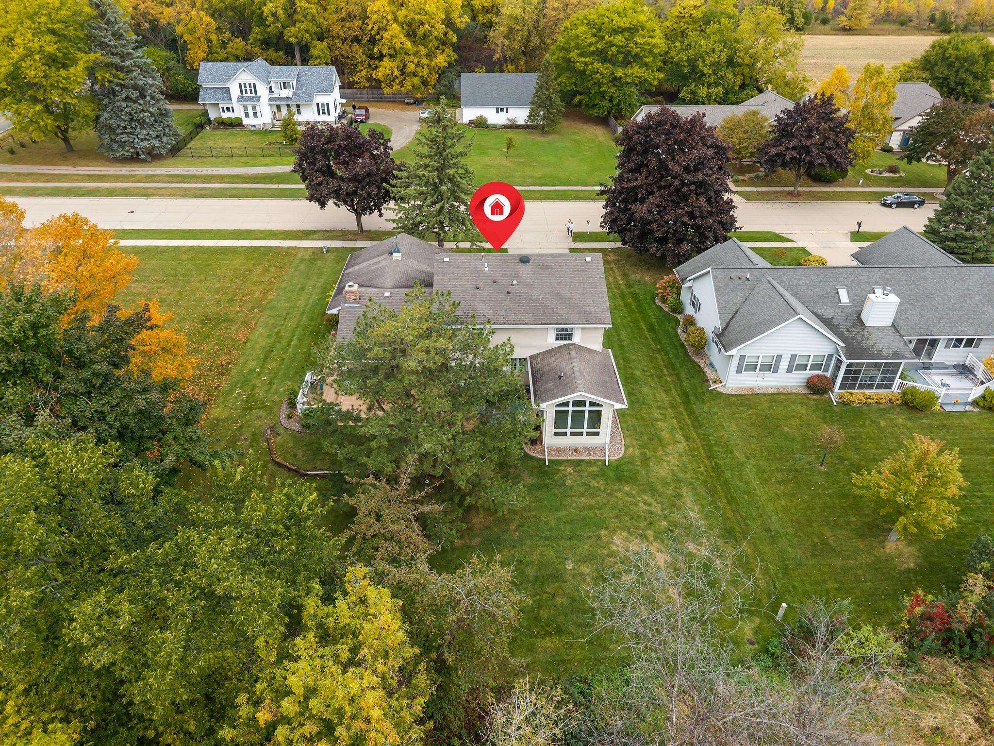 1211 Park Ridge Avenue Oshkosh, WI 54901 - Photo 3 of 19