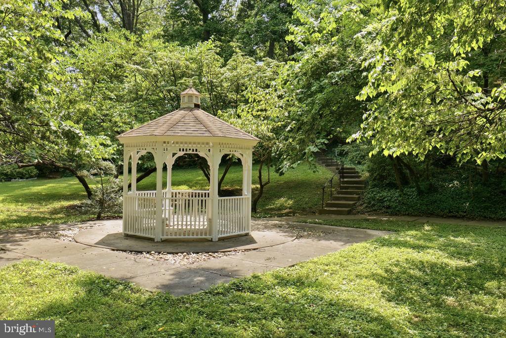 1716 Preston Road Alexandria, VA 22302 - Photo 21 of 27 Community gazebo