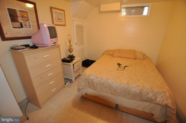 2350 Hamiltowne Circle Rosedale, MD 21237 - Photo 4 of 23 Bedroom