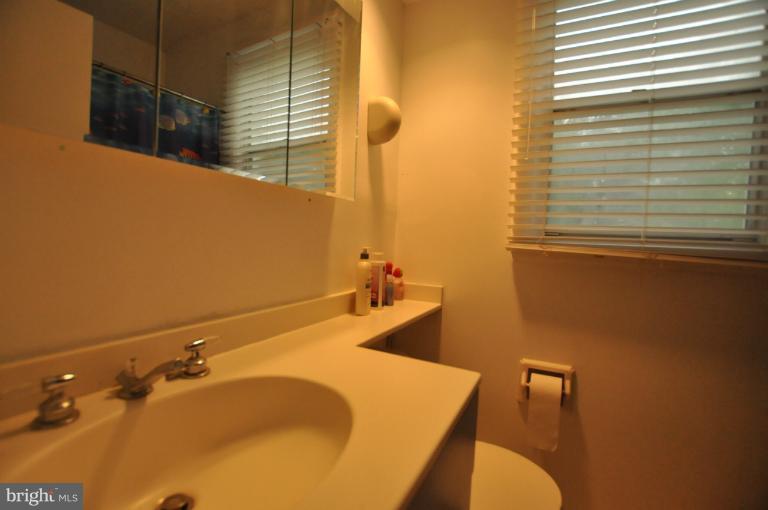 2350 Hamiltowne Circle Rosedale, MD 21237 - Photo 8 of 23 Bath