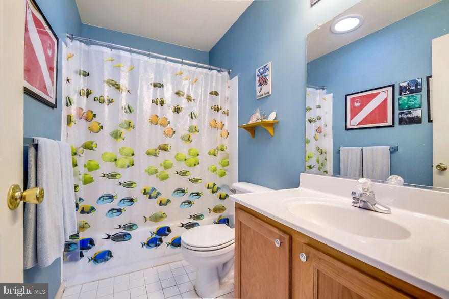 8220 Selwin Court Rosedale, MD 21237 - Photo 29 of 36 Second level, family bath room
