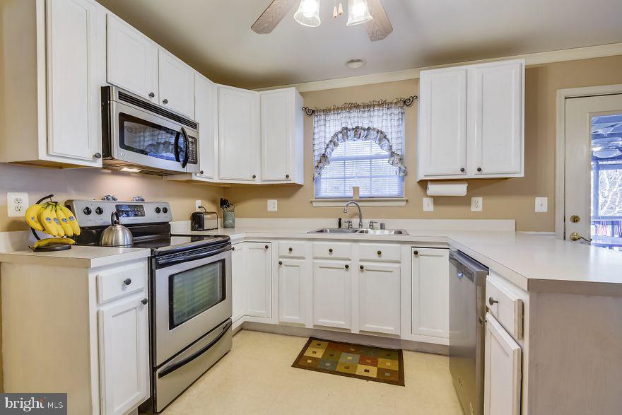 8220 Selwin Court Rosedale, MD 21237 - Photo 9 of 36 Excellent kitchen layout