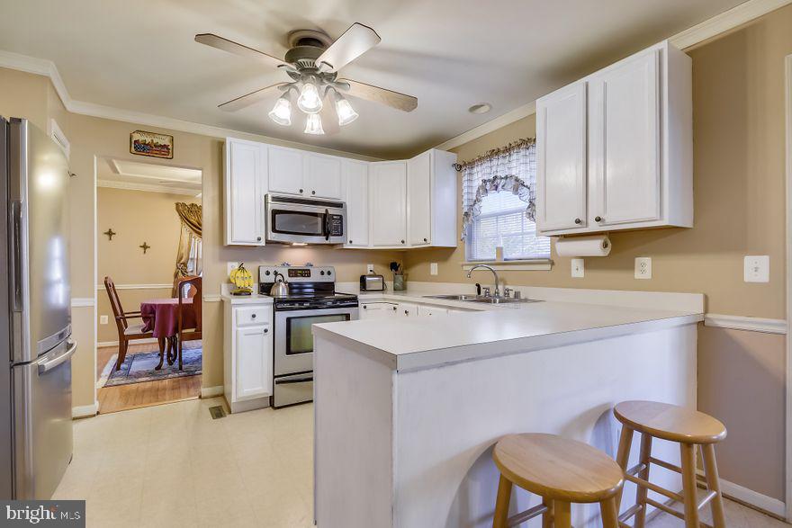 8220 Selwin Court Rosedale, MD 21237 - Photo 10 of 36 Fully equipped, excellent cabinet space.