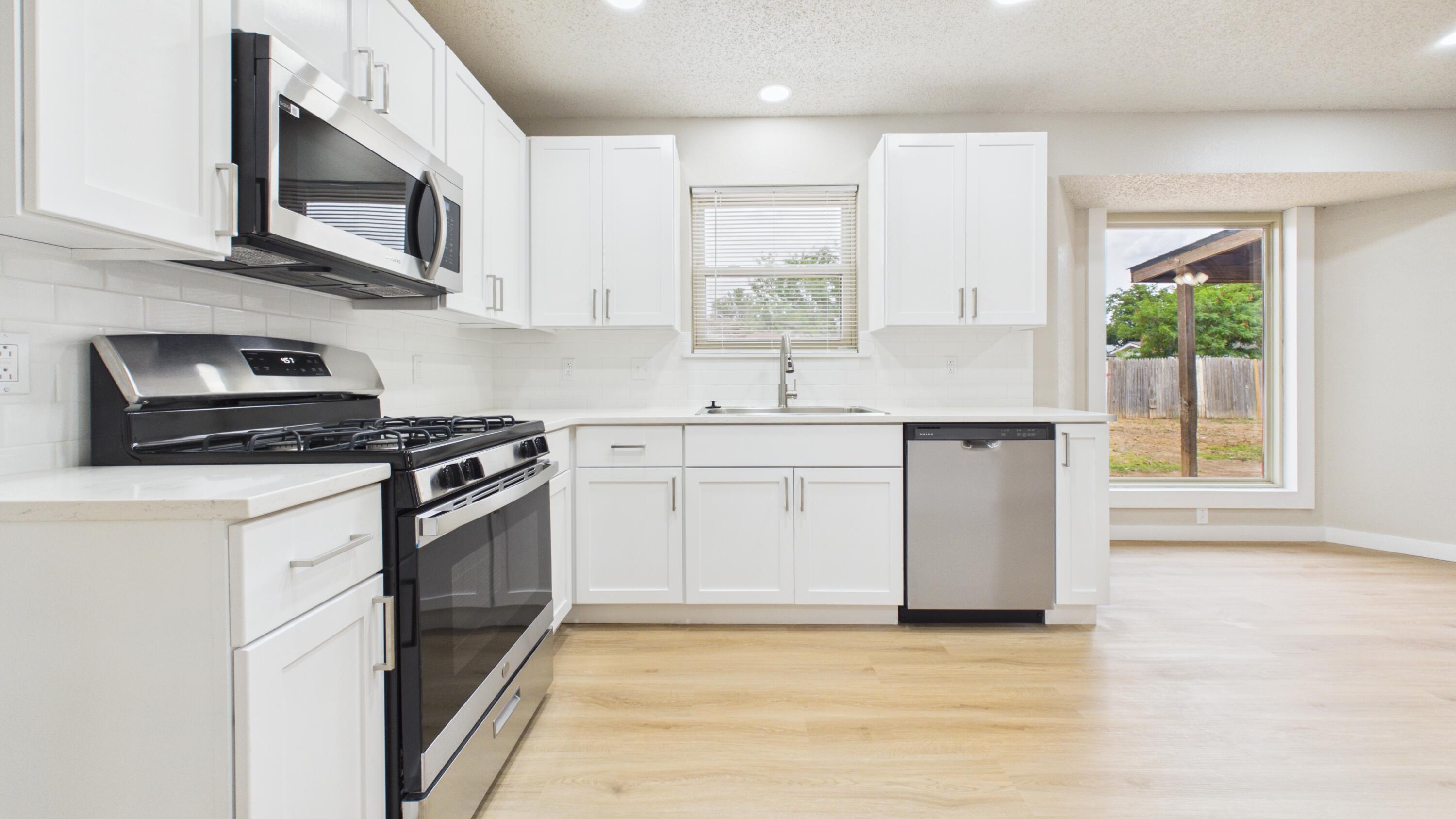6142 37th Street Lubbock, TX 79407 - Photo 7 of 18 CAM06379G6-PR0035-STILL021