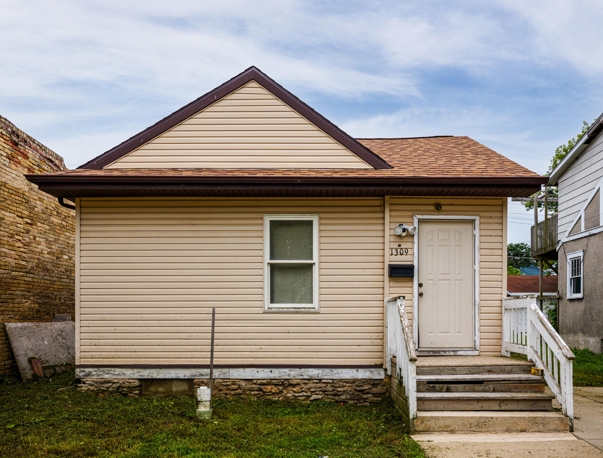 1309 Villa Street Racine, WI 53403 - Photo 1 of 1 1309 villa st-1