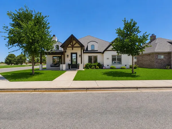 $419,999 | 607 Buckingham Avenue, Wolfforth, TX 79382