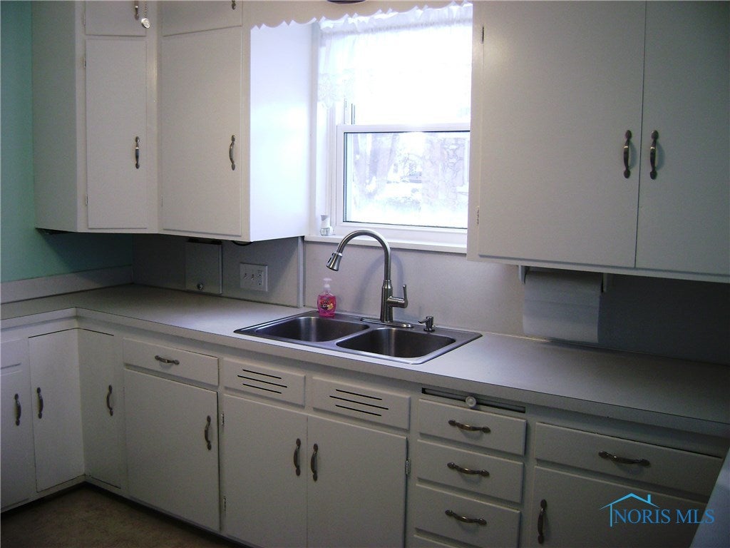 3659 Elmhurst Road Toledo, OH 43613 - Photo 14 of 29 Gallery Image 14