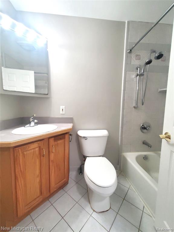 673 Oakbrook West Rochester Hills, MI 48307 - Photo 26 of 36 Gallery Image 26